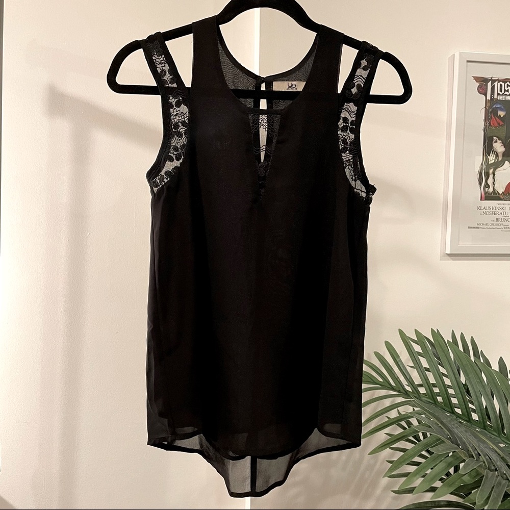 ModCloth YA Los Angeles Sleeveless Top